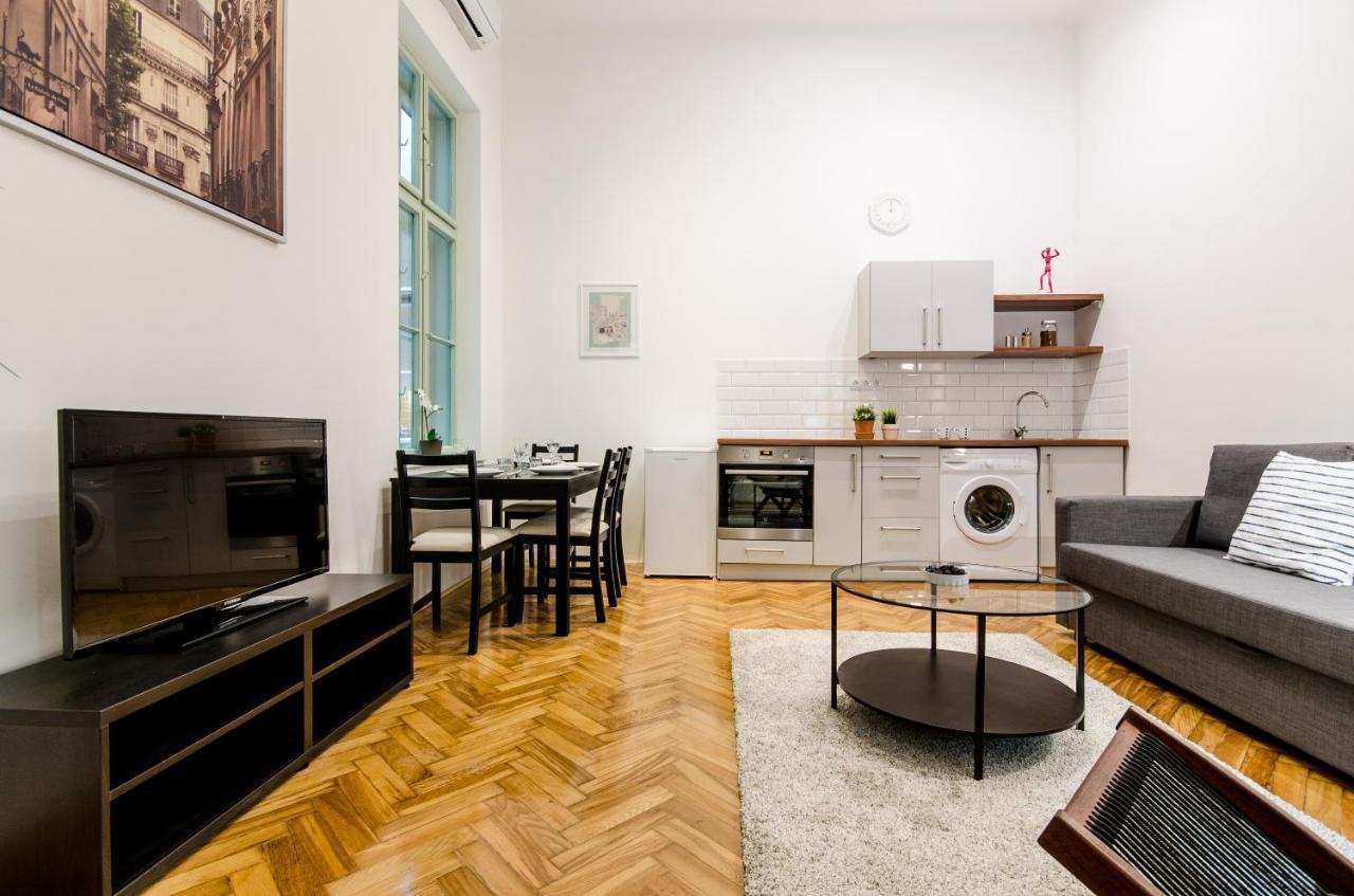 B63 2 Bedroom Apartment In Heart Of City Budapest Exterior photo